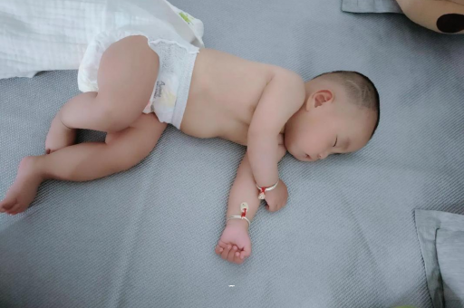 阿勒泰2岁宝宝发烧